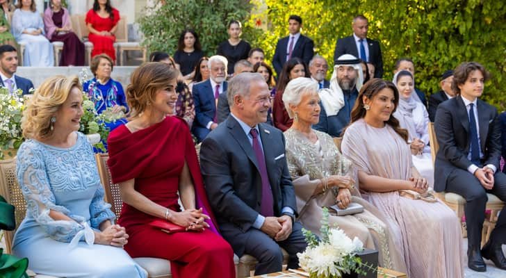 الملك والملكة يحضران عقد قران الأميرة سارة بنت فيصل