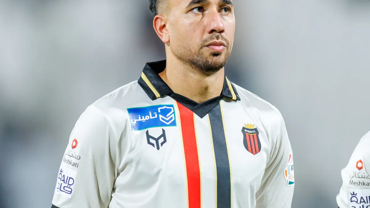 تفاصيل إصابة المصري تريزيغيه ومدة غيابه عن الملاعب