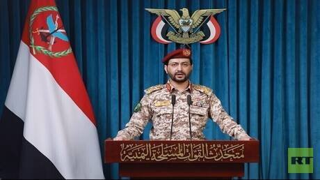 الحوثيون يعلنون استهداف الرياض بعدد كبير من الصواريخ الباليستية والمجنحة والطائرات المسيرة