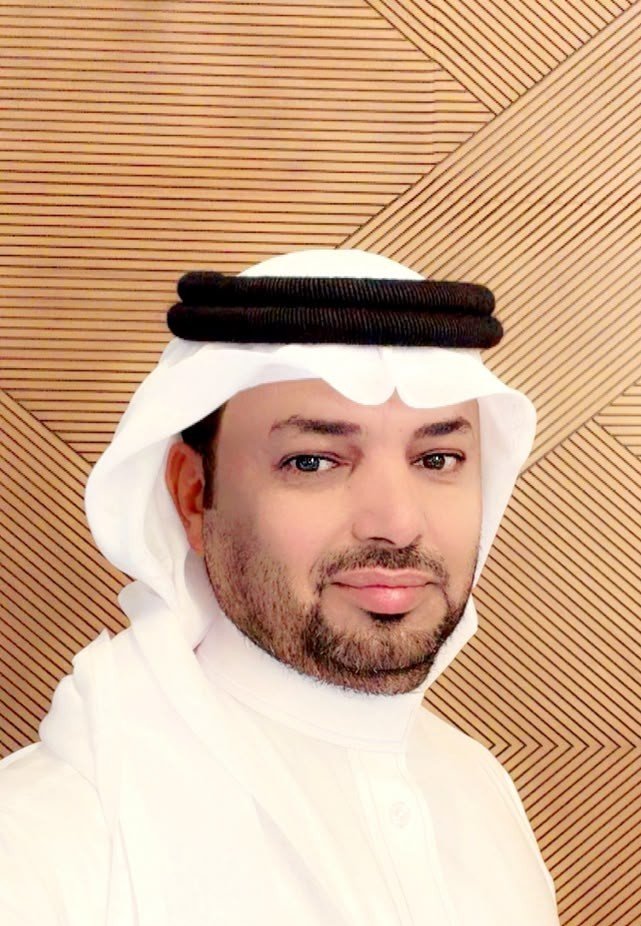 مشعل الحرامله والقيم الأصيلة في تفاصيل الحياة اليومية.. حضور يلفت الشباب