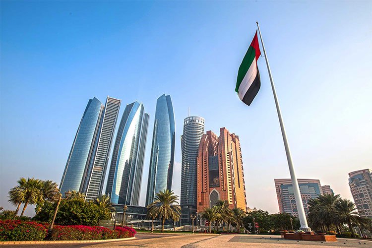 حكام الإمارات… جنون وظيفي سينتهي إلى سقوط تلقائي!