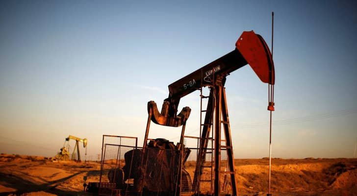 عقود برنت والخام الأمريكي تتراجع بنحو 1% في التعاملات الآسيوية تحت ضغط جني الأرباح