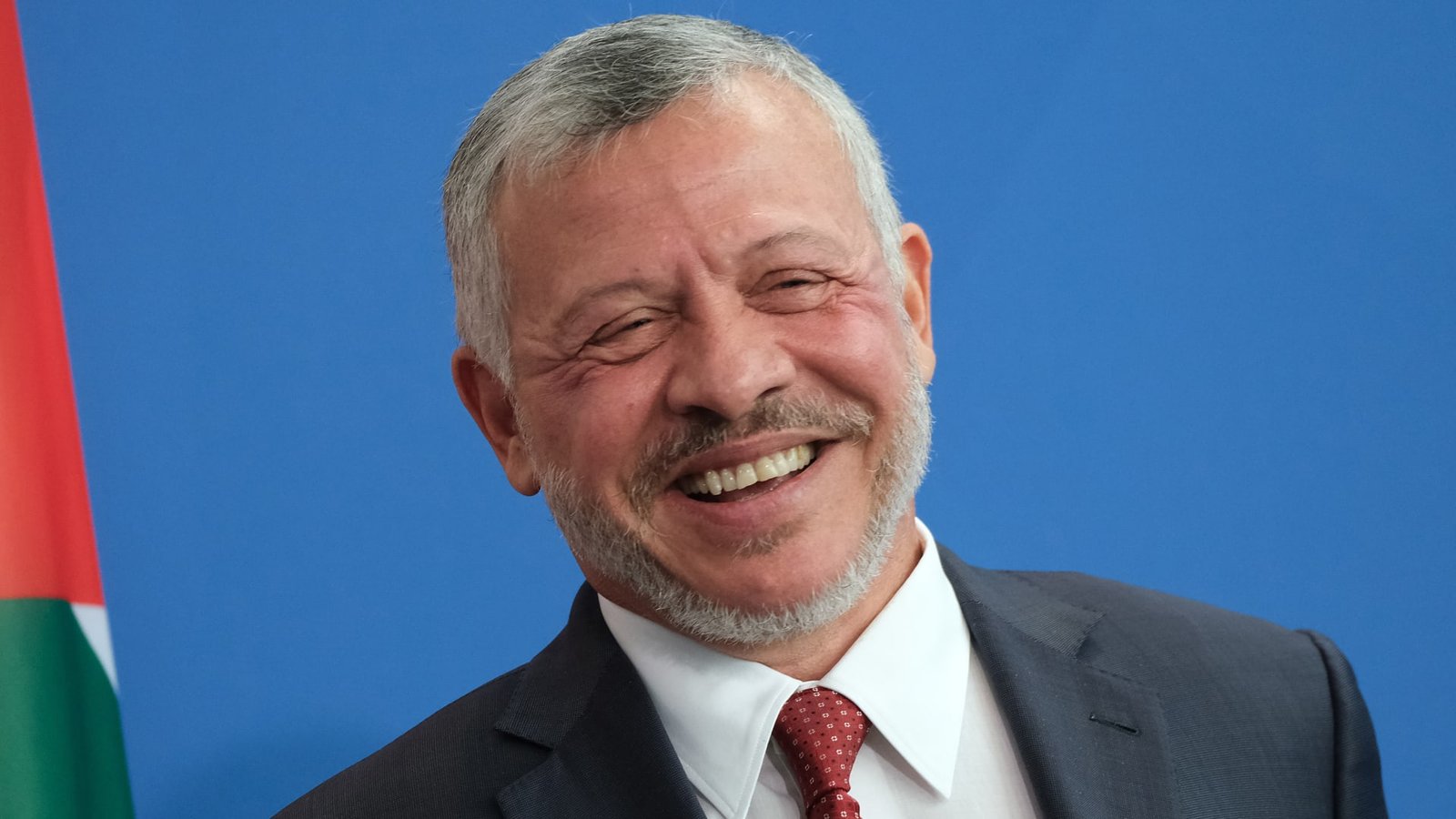 بمناسبة عيد ميلادها.. الملك عبدالله الثاني يصطحب ابنته الأميرة إيمان وزوجها إلى مطعم بعمان