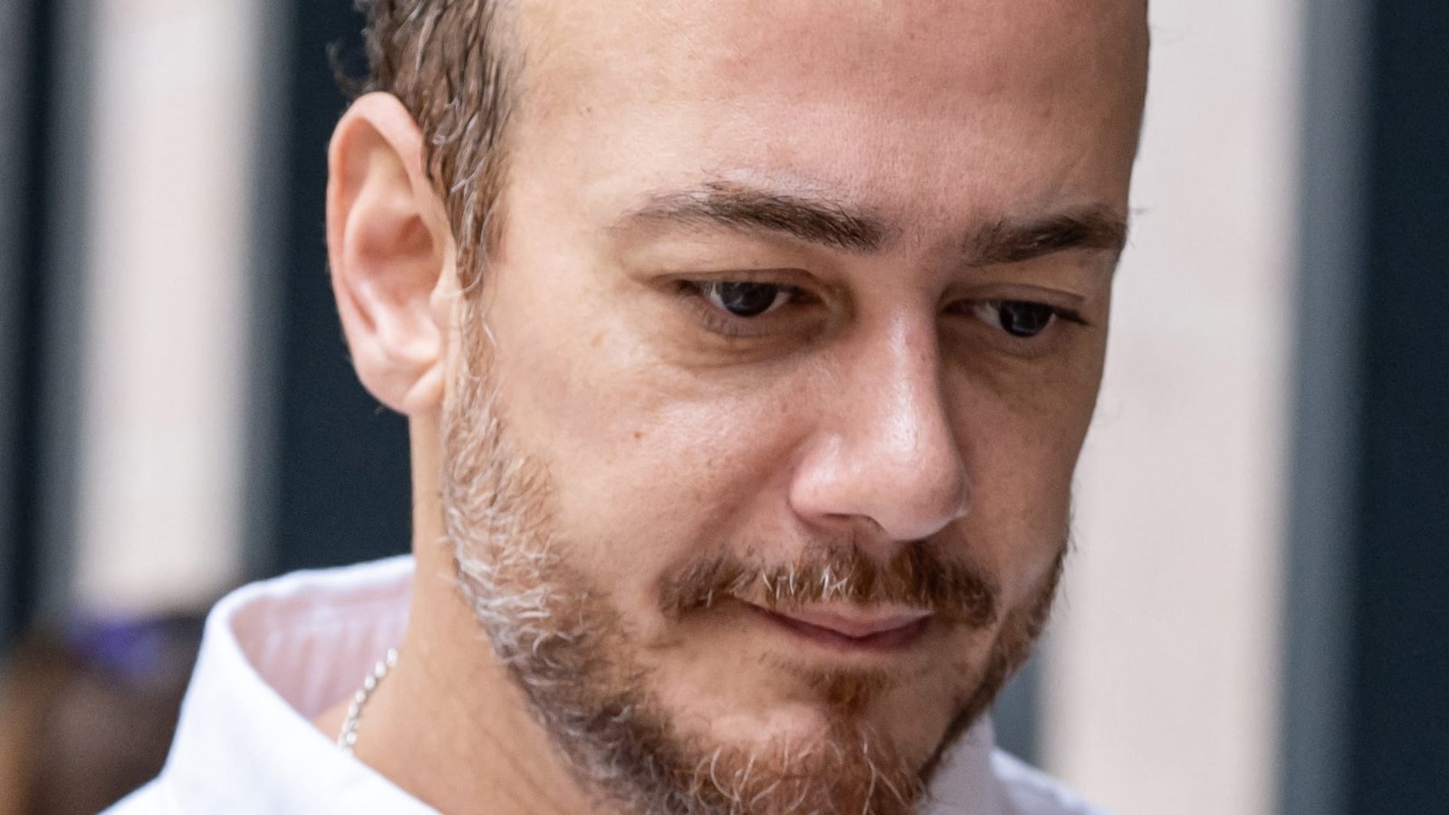 بعد صدور حكم بسجنه 10 سنوات.. والد سعد لمجرد: "ولدي مظلوم"