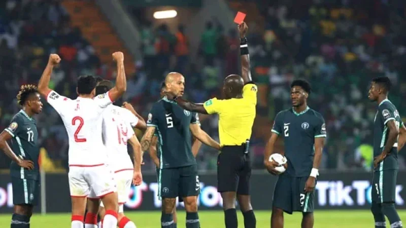 قائد منتخب نيجيريا السابق يعتنق الإسلام