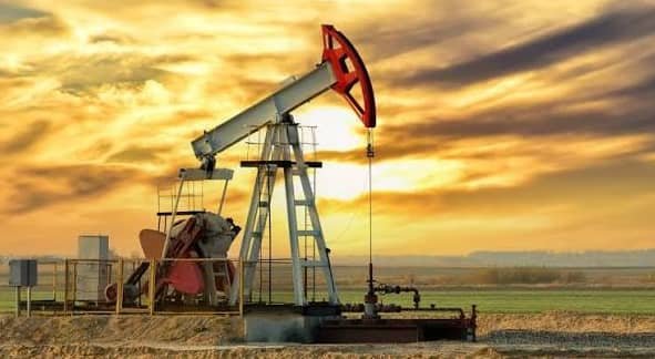 استقرار أسعار النفط عند 100 دولار للبرميل وسط ترقب للتحركات الدبلوماسية في نيويورك