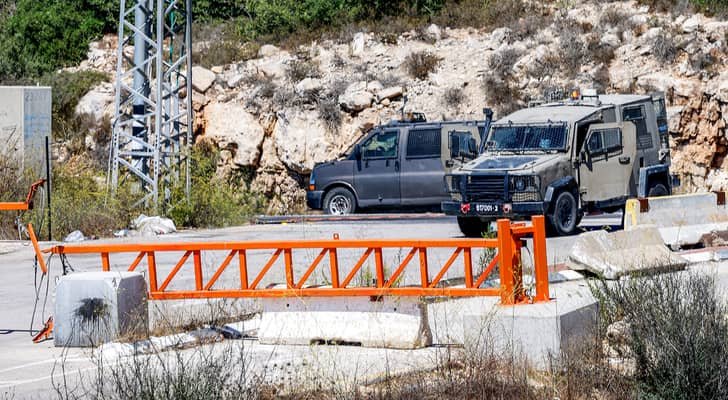 مصادر فلسطينية: الاحتلال يعلن إغلاقا شاملا على الضفة والمعابر بذريعة عيد العرش