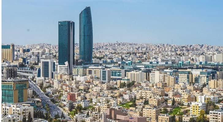 انخفاض على درجات الحرارة في عمان وفرص لأمطار رعدية خفيفة الأربعاء