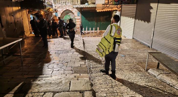 شرطة الاحتلال تطلق النار على شاب في منطقة باب العامود بالقدس بزعم محاولته طعن شرطي