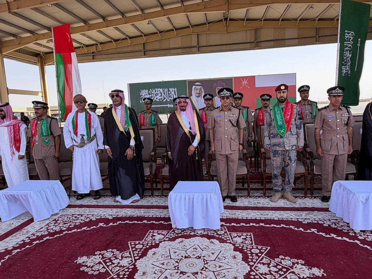 بالصور.. عُمان تشارك السعودية احتفالها باليوم الوطني الـ96