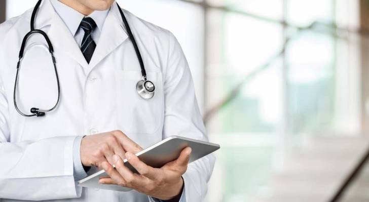 التربية تقرر زيادة أعداد الطلبة المقرر قبولهم في تخصصي الطب وطب الأسنان للعام الجامعي 2026-2027