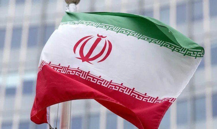 بريطانيا تصدر تشريعا لتشديد العقوبات على إيران