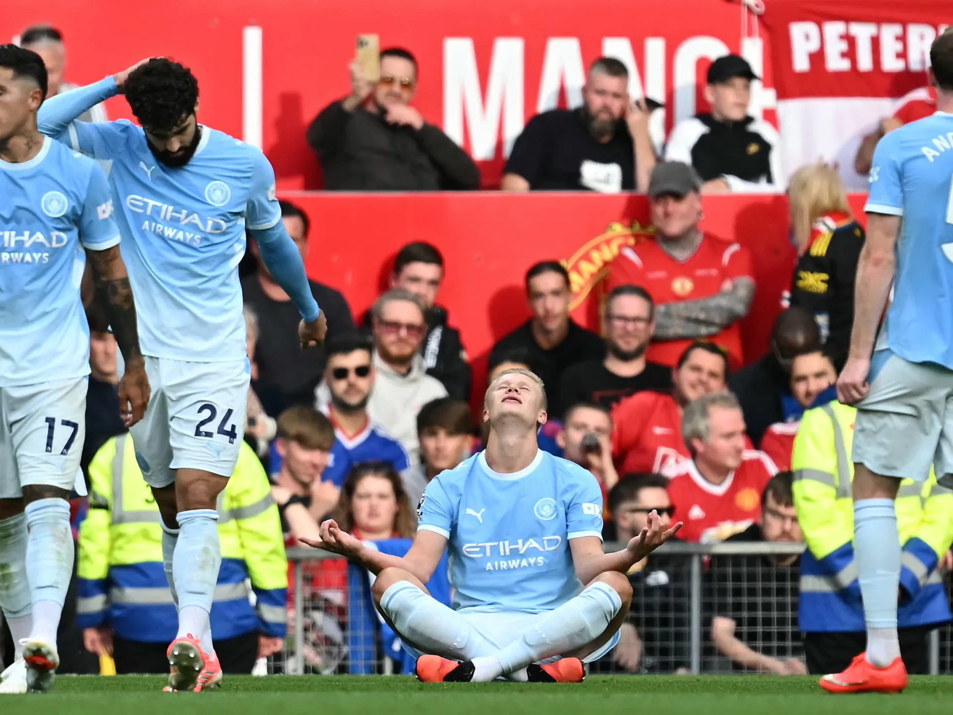 هالاند يتفوق على أسطورتي الدوري الإنجليزي في أبرز أرقام ديربي مانشستر