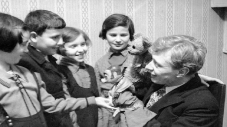 95 عاما من سحر العرائس.. مسرح أوبرازتسوف وصاحب العرض القياسي عالميا