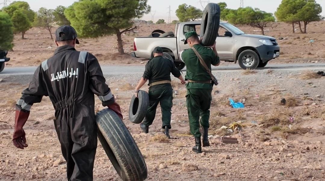 بالصور.. رفع عدة مخلفات من غابة عنتر بالمشرية في النعامة