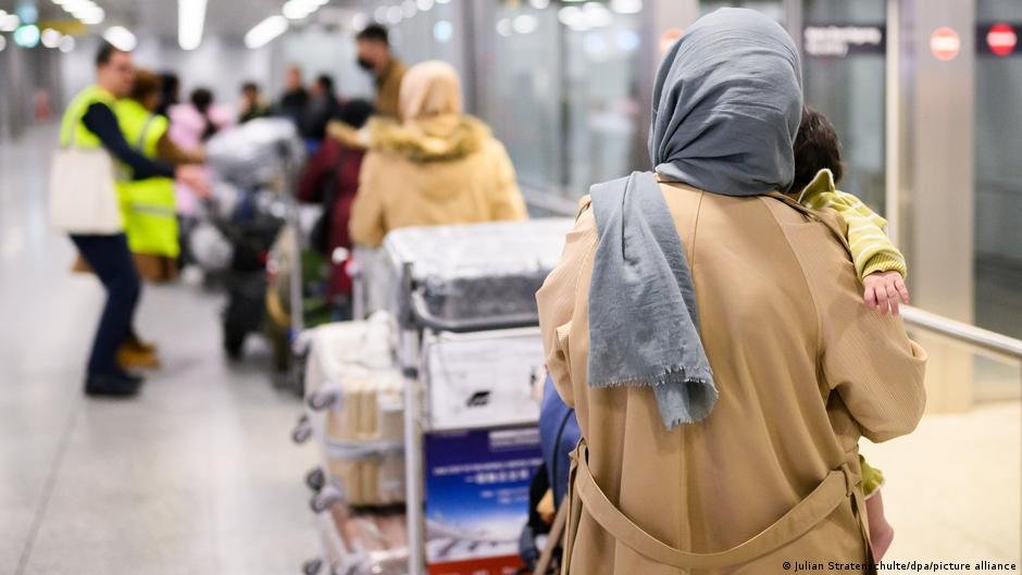 وزير داخلية سكسونيا يفتح ملف حق اللجوء ويشعل الجدل في ألمانيا