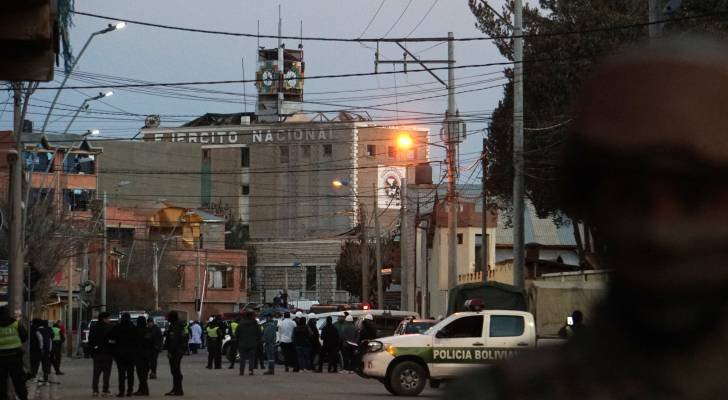 أ ف ب : مقتل شخصين وإصابة 59 في انفجار داخل ثكنة عسكرية في بوليفيا