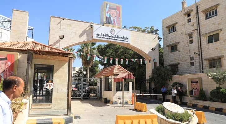 وزارة التربية والتعليم تعلن أسماء الطلبة المرشحين للبعثات الخارجية للعام الجامعي 2026-2027