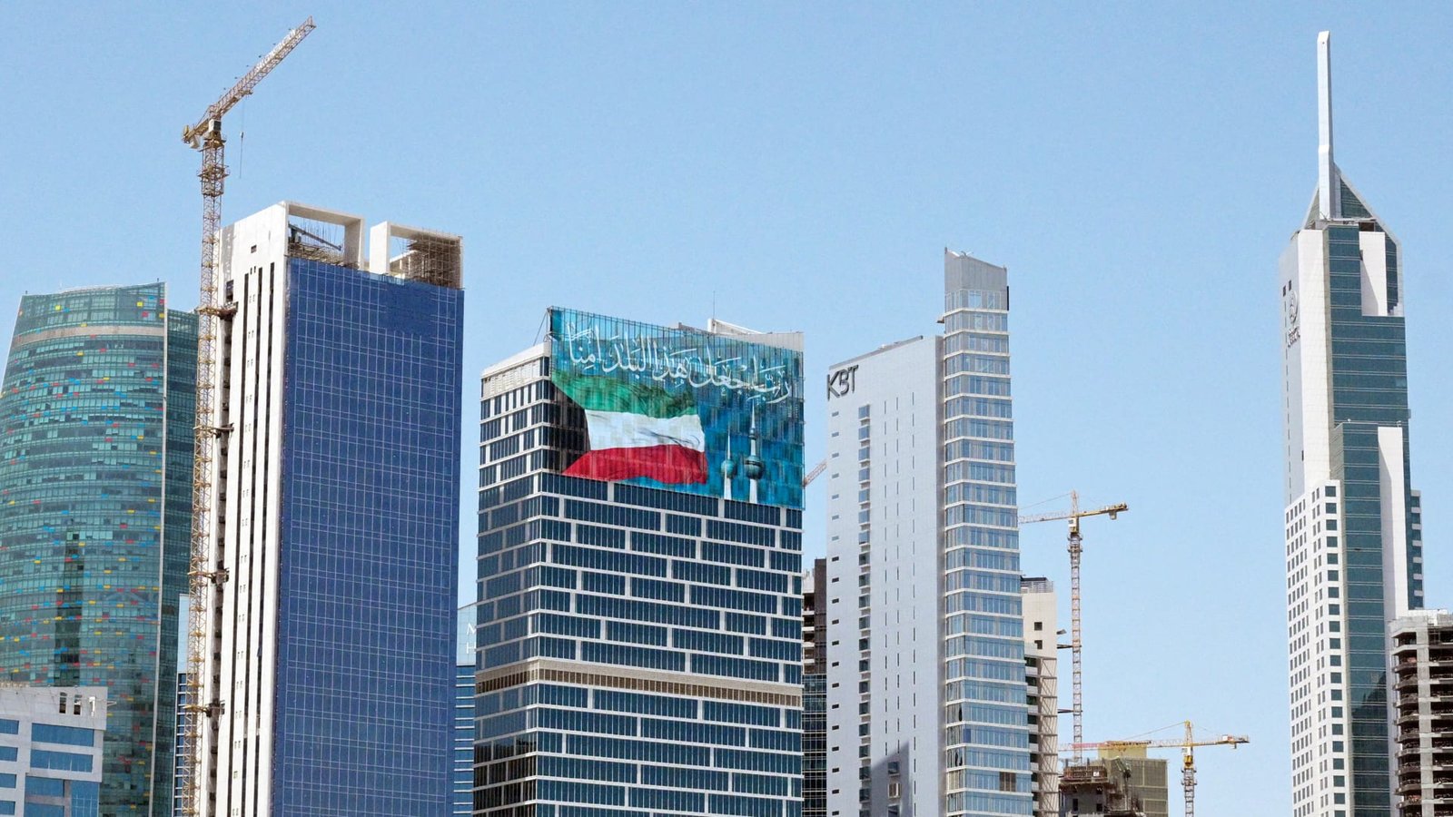 الخارجية الكويتية تعقّب ببيان بعد الاعتداءات الإيرانية وآخرها فجر الخميس