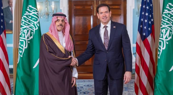 وزير الخارجية السعودي يبحث مع نظيره الأمريكي مستجدات الأوضاع في اليمن والمنطقة