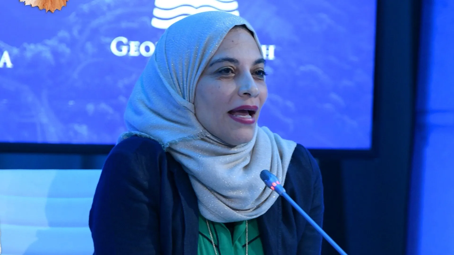 من مكة إلى كامبريدج.. رحلة عالمة سعودية أنطقت لغة الجسد