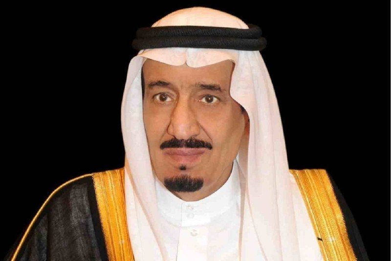 الملك سلمان يندد بمحاولة الحوثيين تكرار استهداف مكة المكرمة