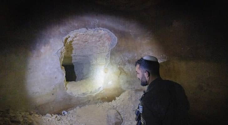 الاحتلال يزعم اكتشاف نفق قيد الحفر في مدينة قلقيلية واعتقال 4 مشتبه بهم