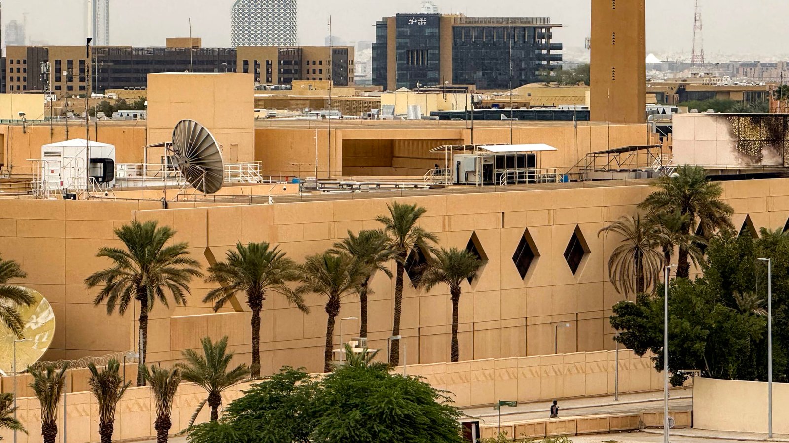 يتعلق بمدينتين في السعودية.. سفارة أمريكا توجه تحذيرًا لموظفي حكومتها