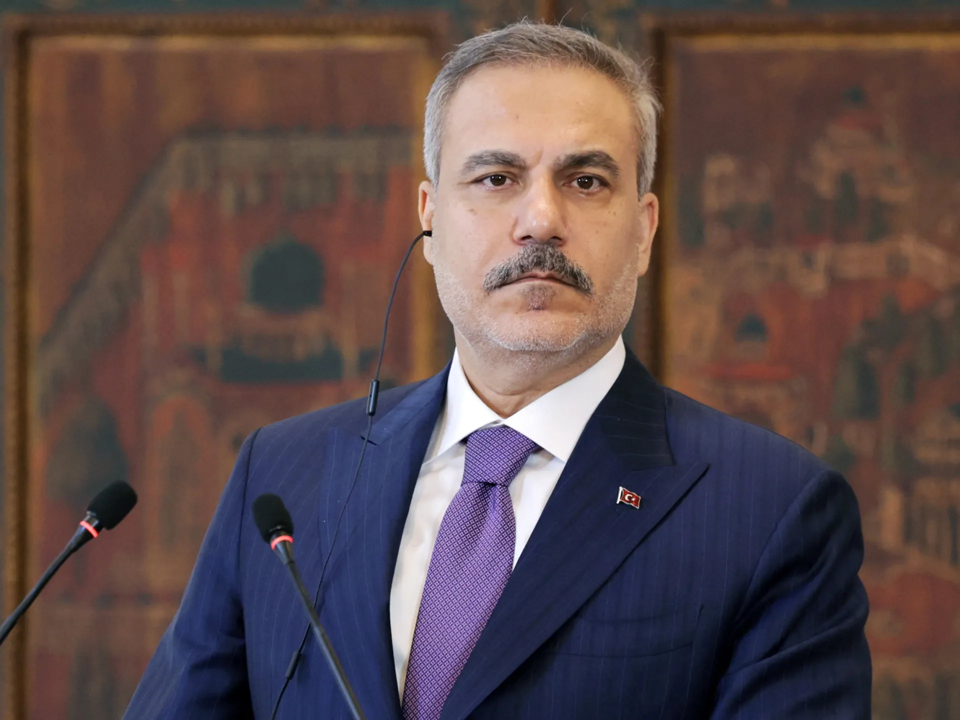 "ليست نمرا من ورق".. فيدان يدافع عن اتفاقية مكة أمام سفير أمريكي سابق