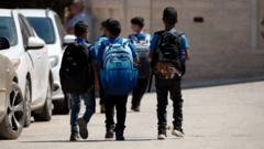 آباء فلسطينيون يخشون على حياة أطفالهم في المدارس مع تصاعد هجمات المستوطنين