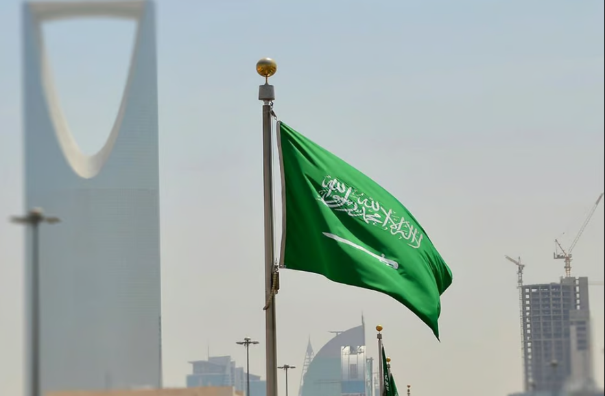 السعودية تعلن استهداف منشآت للطاقة وإصابة 73 شخصا