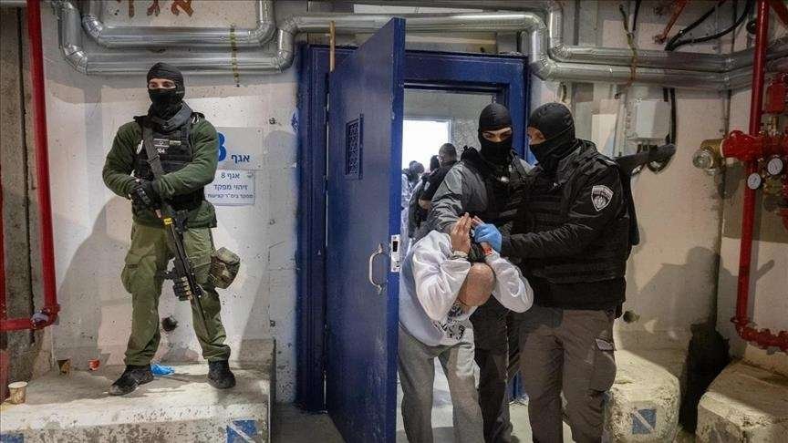اعتداءات جسدية وجنسية بحق أسرى غزة في سجن الرملة