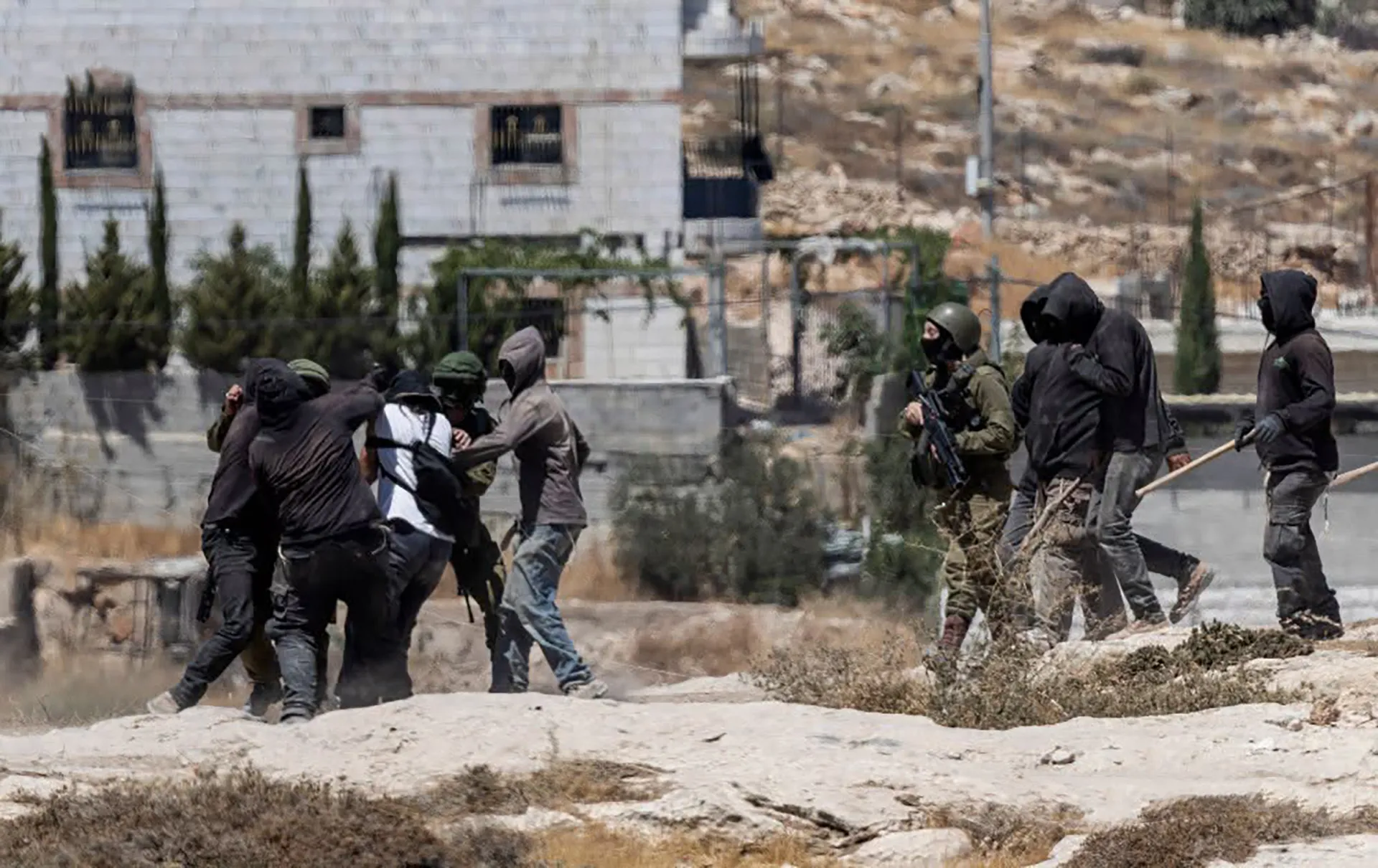 فايننشال تايمز: إسرائيل تسرّع ضم الضفة وتدفن حلم الدولة الفلسطينية