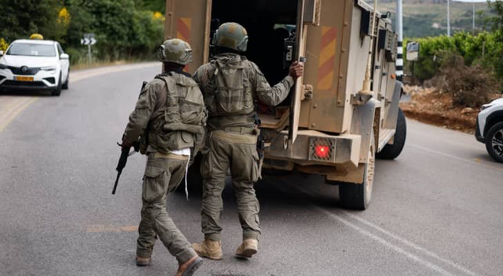 مراسل رؤيا: إصابة 3 فلسطينيين برصاص الاحتلال خلال اقتحام مستمر لمدينة قلقيلية في الضفة
