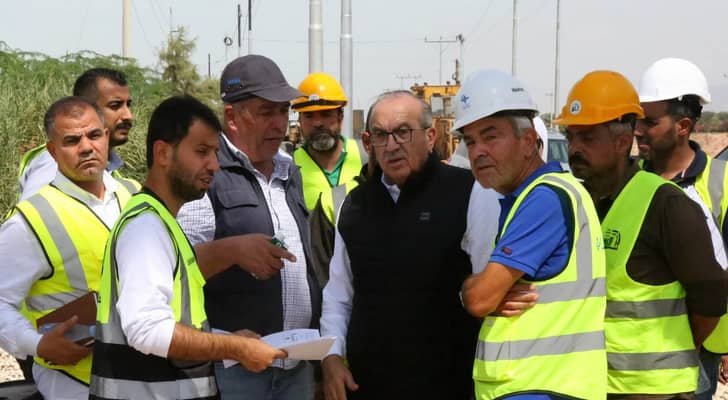 وزير الأشغال يتفقد مشاريع جسور البحر الميت والطرق الحيوية في محافظات الجنوب