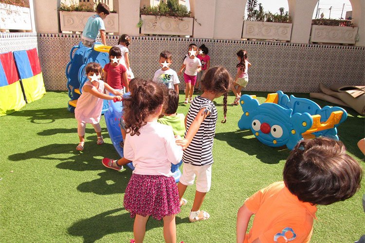 روضات تعلّم الصغار فائدة الشجرة للحفاظ على صحة الإنسان