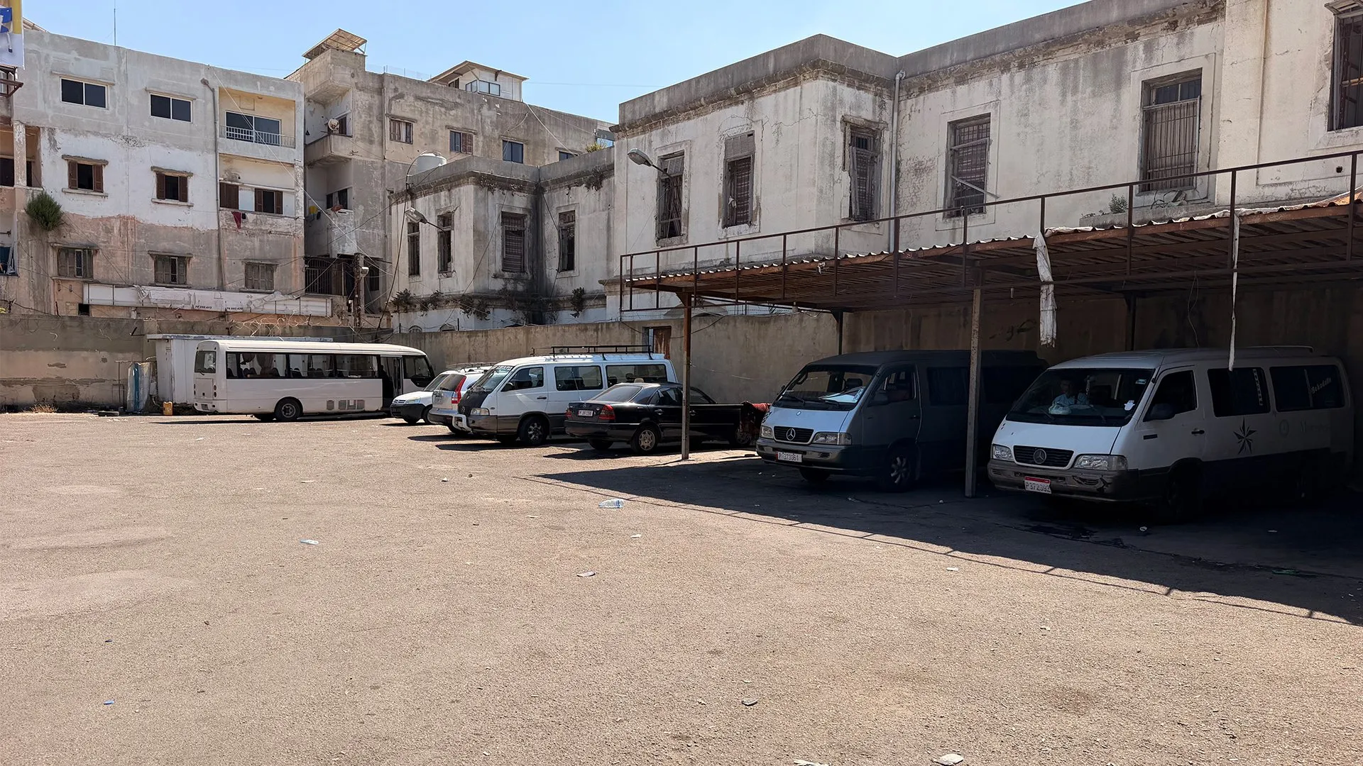 ركاب أقل وخطوط توقفت.. كيف أعادت الحرب رسم خريطة النقل جنوب لبنان؟