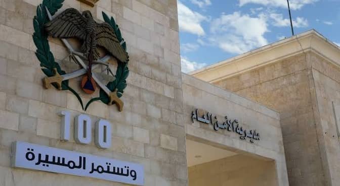 الأمن العام : إلقاء القبض على شخص اعتدى على فتاة بواسطة أداة حادة وسط العاصمة