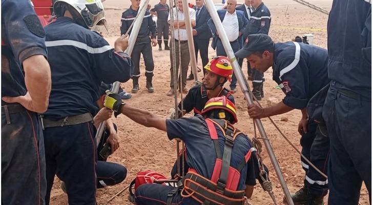فرق الإنقاذ بالجزائر تسابق الزمن لانتشال الطفل أيوب من بئر بعمق 80 متراً