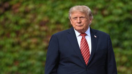 ترامب يعلن منع CNN وMSNOW وPolitico من دخول البيت الأبيض ويتهمها بالتضليل