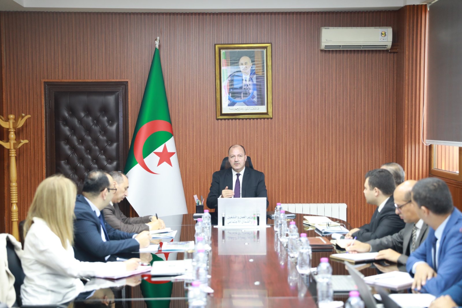 وزير العمل يترأس اجتماعا لتقييم أداء صندوق “كاسنوس”