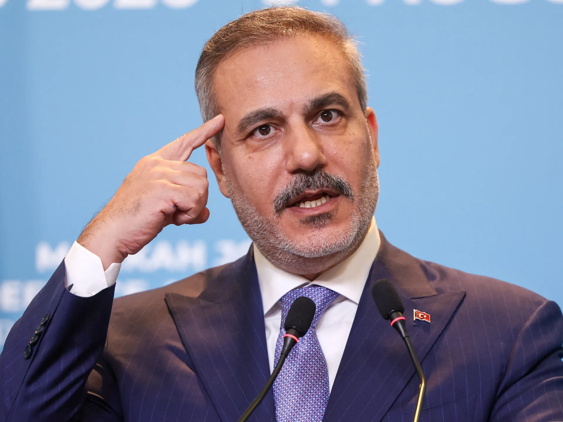 فيدان: نعمل مع واشنطن على "أفكار إبداعية" لرفع العقوبات عنا
