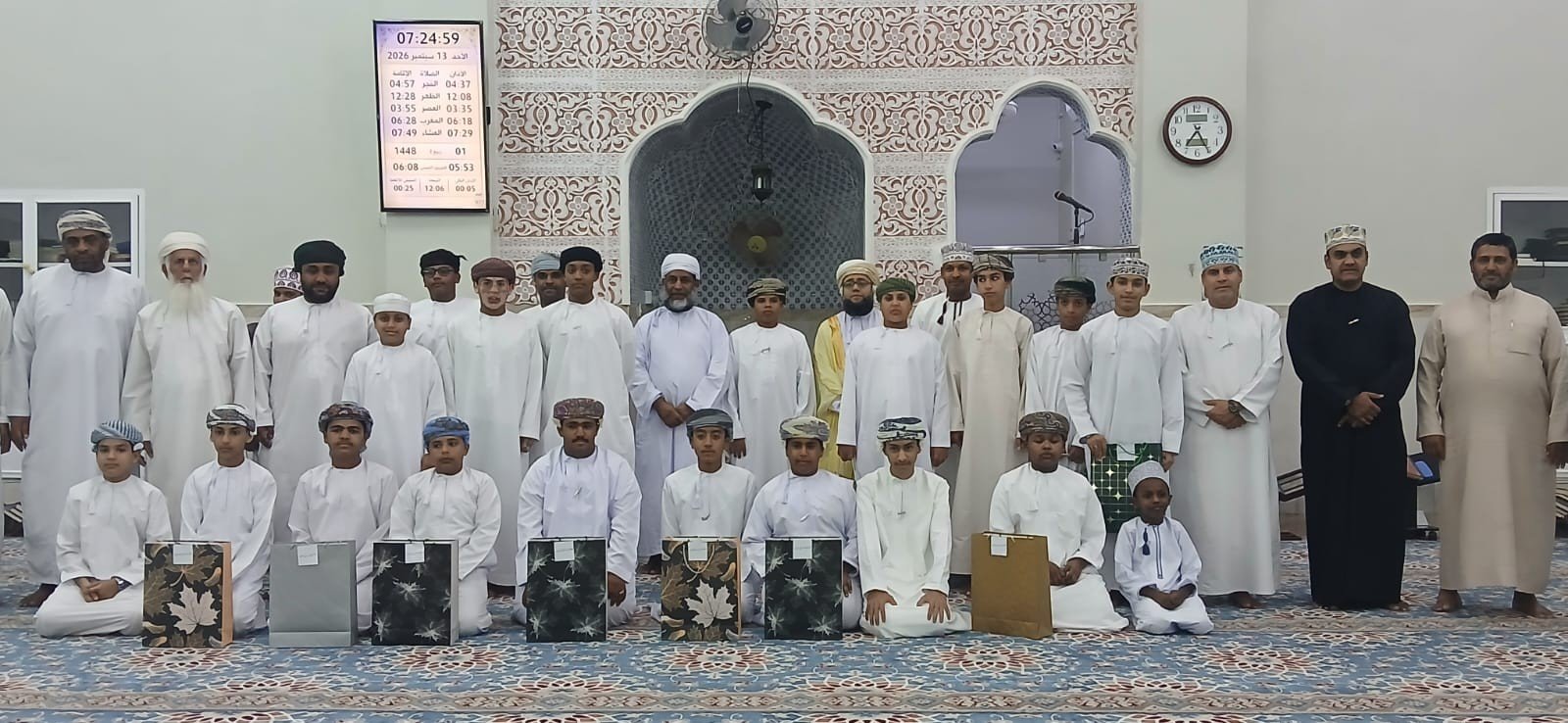 تكريم 25 طالبا في ختام الملتقى الصيفي بجامع الإمام الجلندى بن مسعود بالسيب