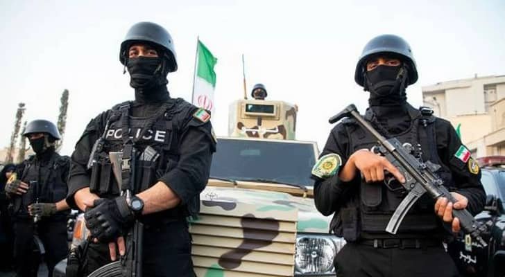 مقتل مسلحين واعتقال ثالث في اشتباك مع قوات الأمن الإيرانية في زاهدان