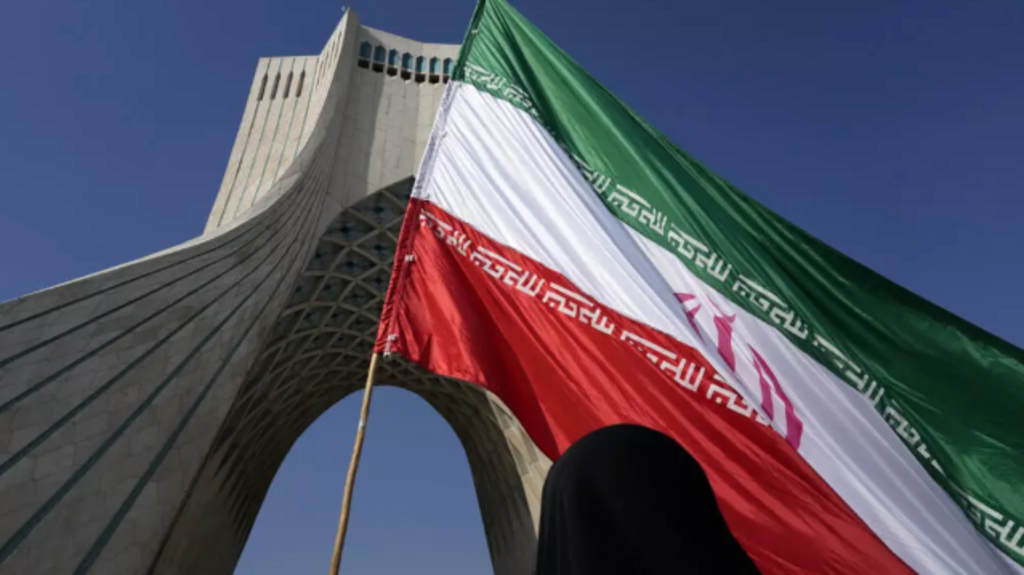 بعد أربعة أعوام على مقتل مهسا أميني... العفو الدولية تتهم طهران بارتكاب "جرائم ضد الإنسانية"