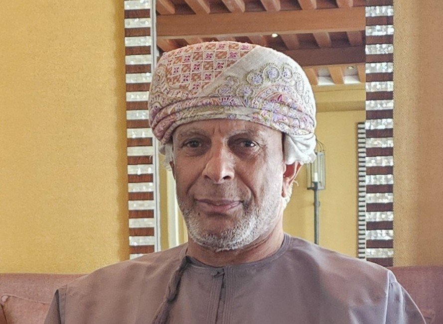 الحُر تكفيه الإشارة
