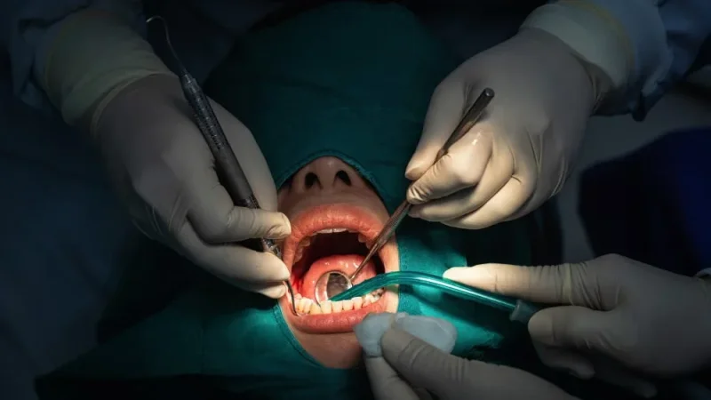 قصر هلال: أول عملية لطب الأسنان تحت التخدير العام لطفل مصاب بالتوحد