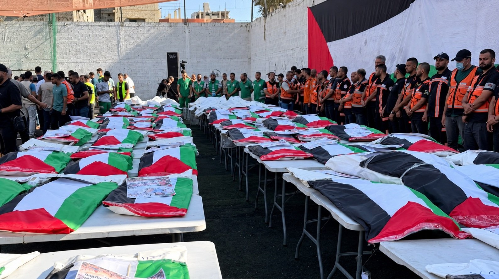 حماس: تشييع 75 شهيدا بغزة يكشف حجم المأساة التي خلفتها حرب الإبادة