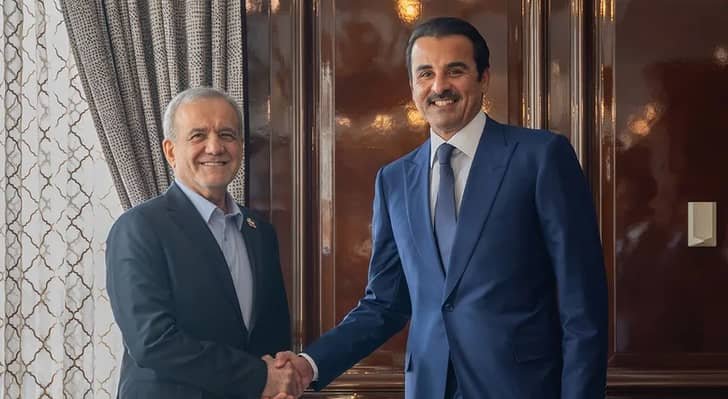 في أول لقاء منذ اندلاع الحرب.. أمير قطر يبحث مع الرئيس الإيراني التعاون الثنائي وتنسيق أسواق الطاقة