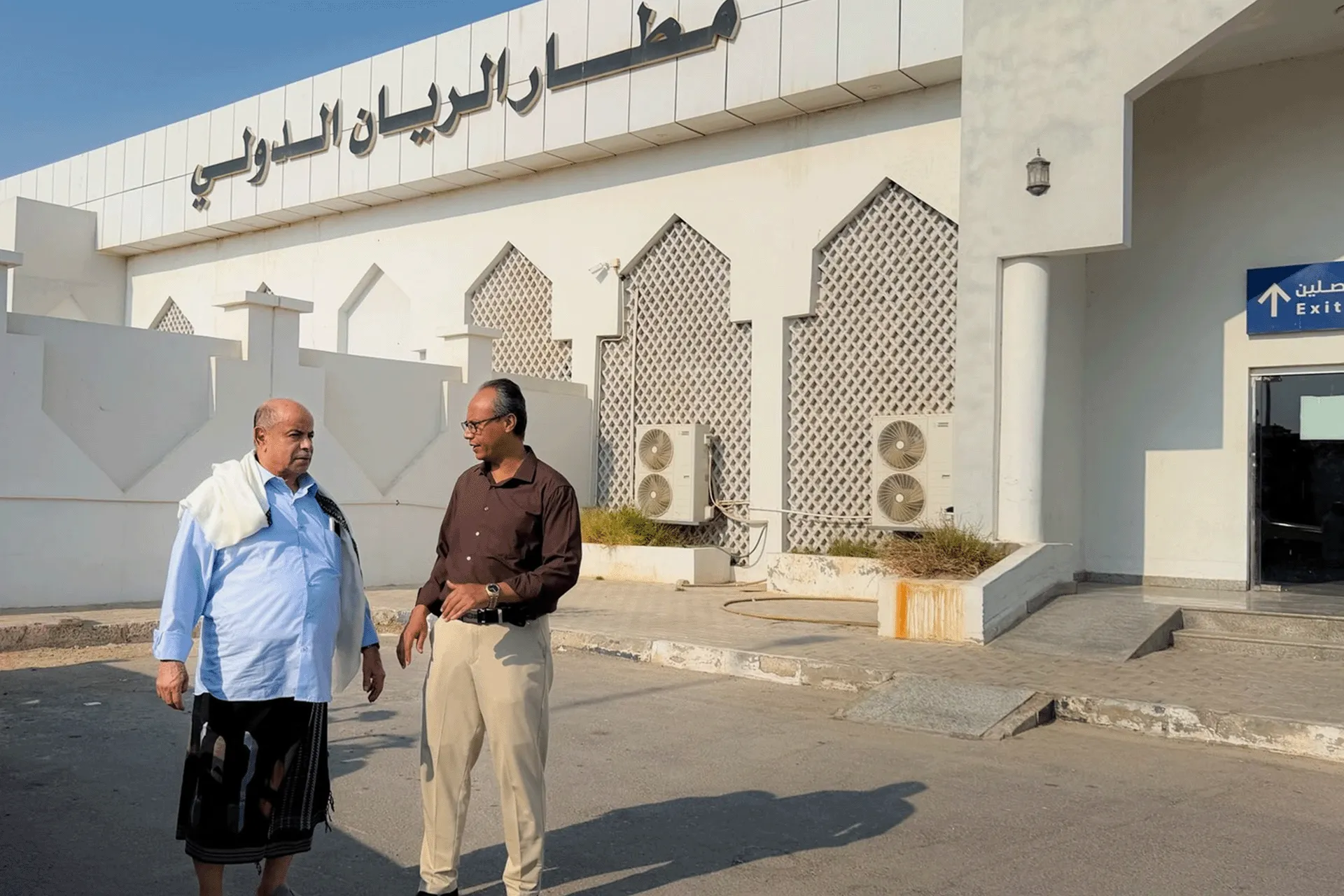 حرب المطارات.. لماذا يستهدف الحوثيون الشرايين الجوية في مناطق الحكومة؟